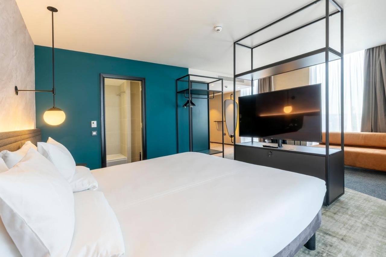 Novotel Paddington Village Hotel